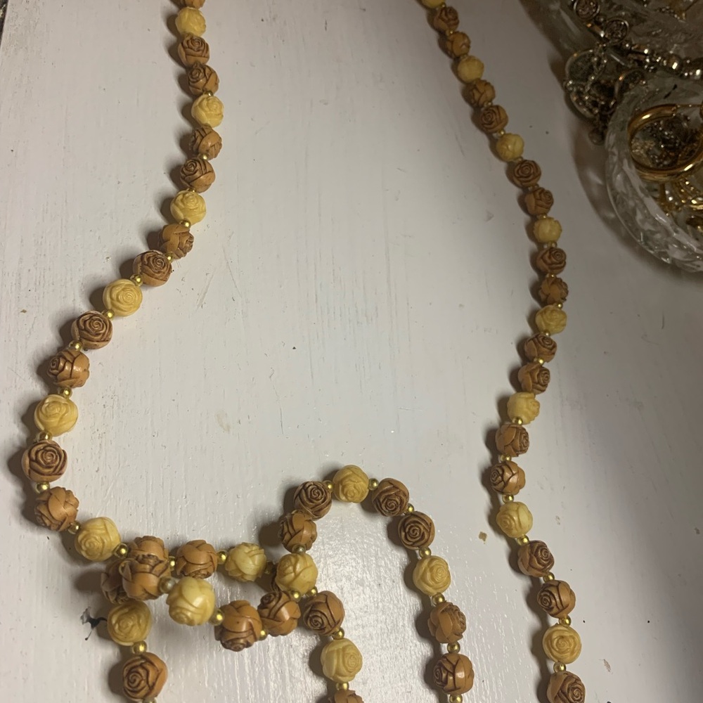 Elegant Brown and Cream Beaded Necklace
